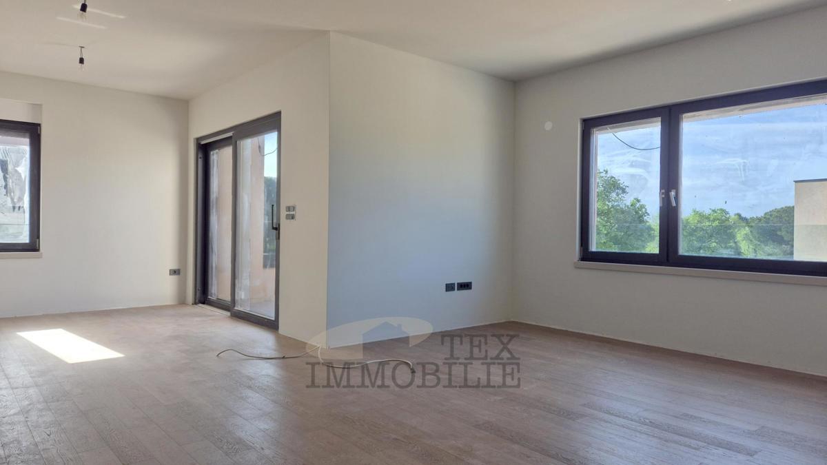 Nuovo appartamento vicino al mare e al centro di Parenzo 