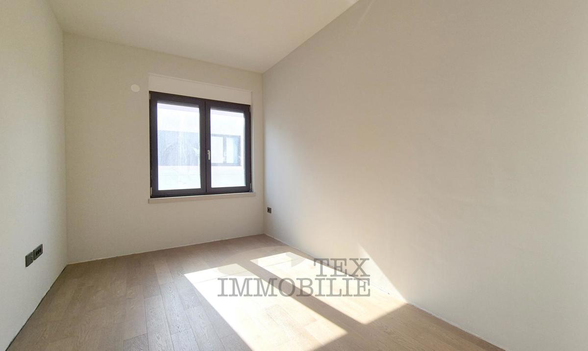 Nuovo appartamento vicino al mare e al centro di Parenzo 