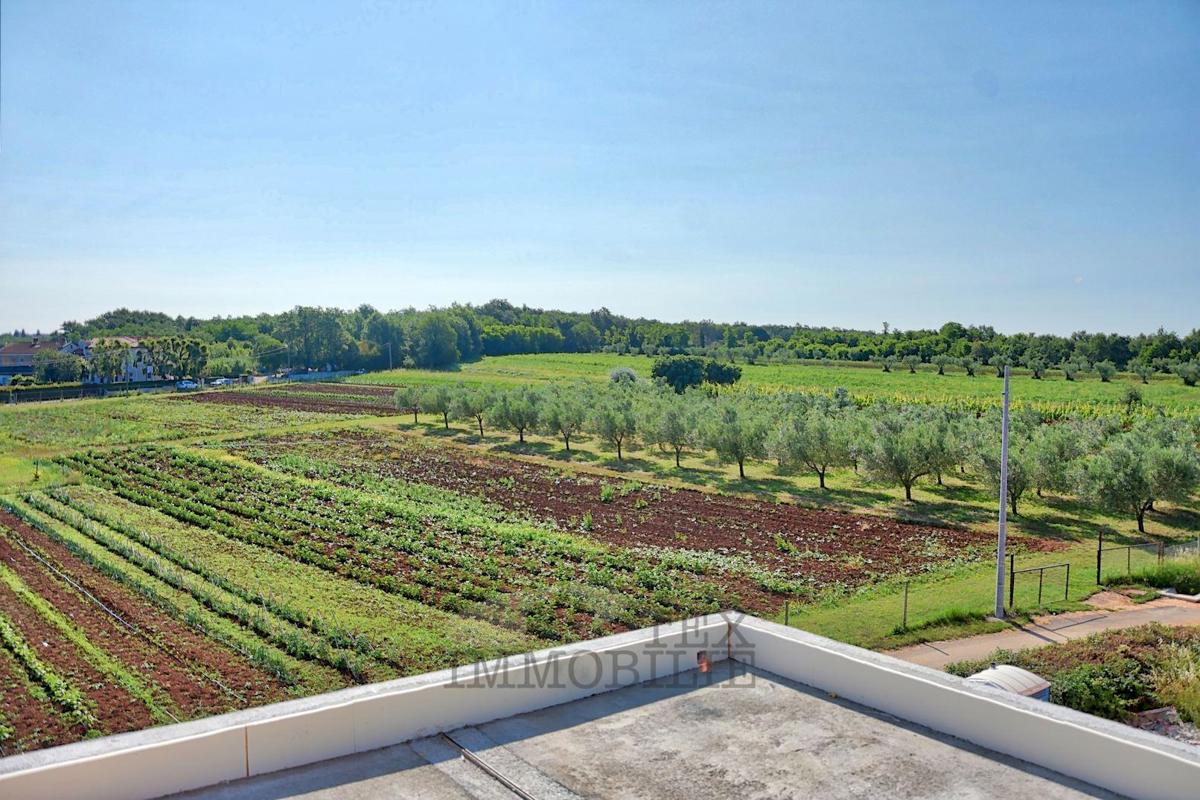 Bella villa moderna con piscina a Parenzo 