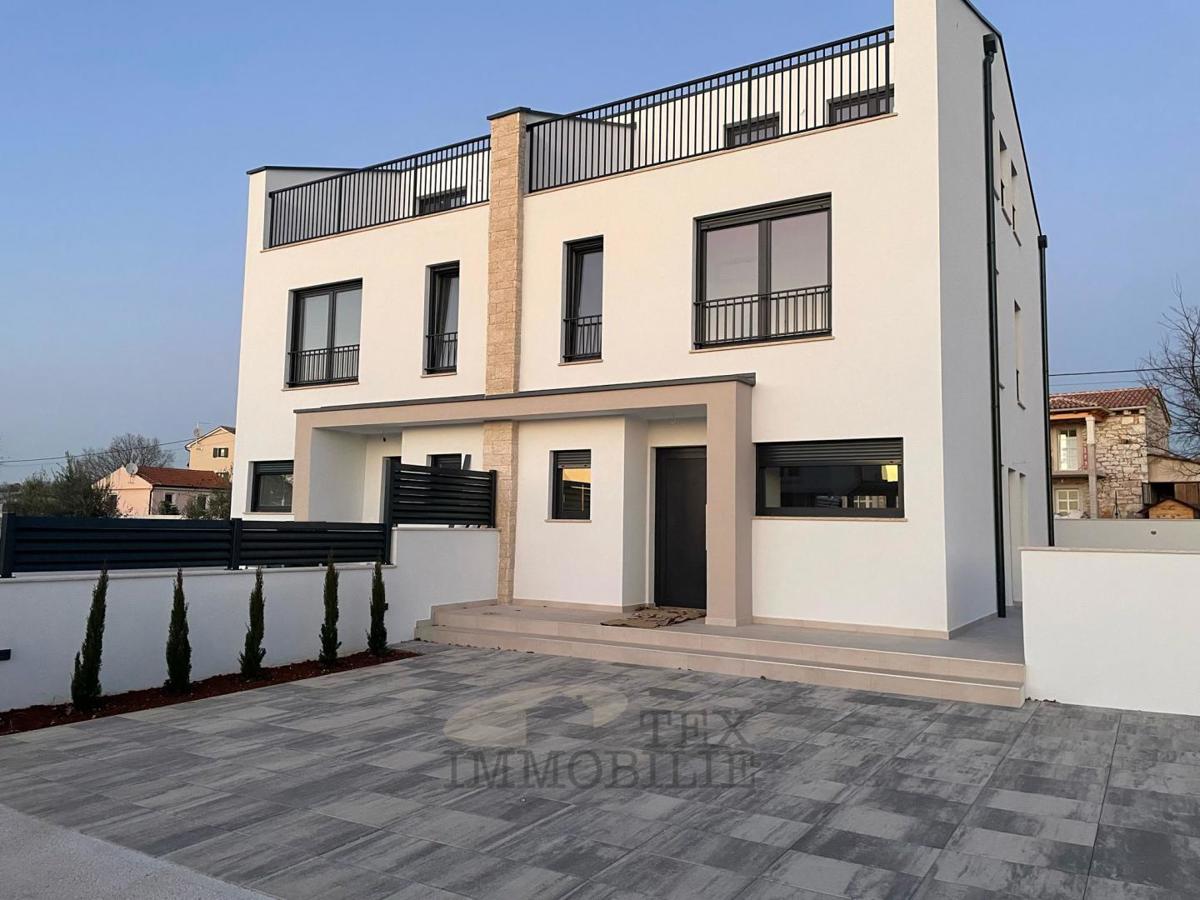 Casa a 7.7 km da Parenzo, 152 m2