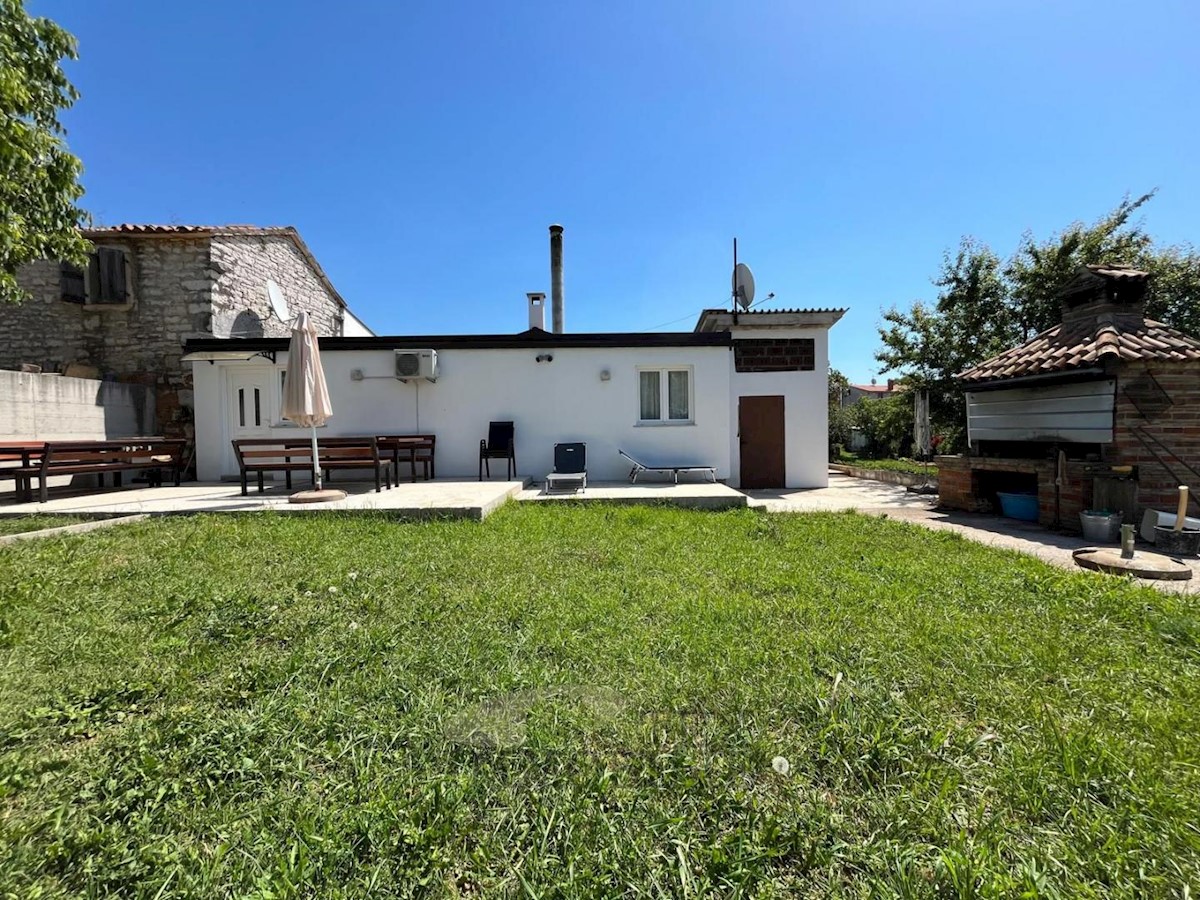 Casa in pietra nel centro di Kaštelir, 260 m2