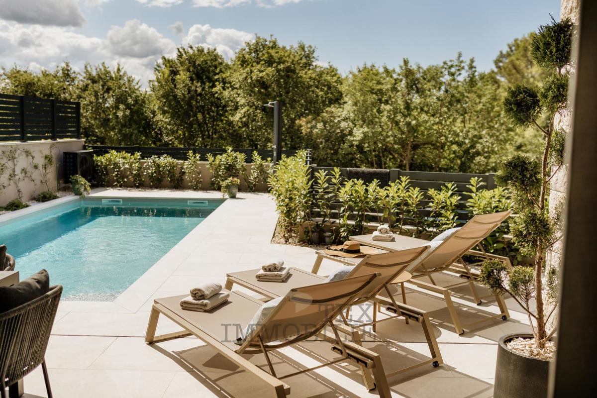 Poreč okolica, dvojna kuća u izgradnji u blizini moraa