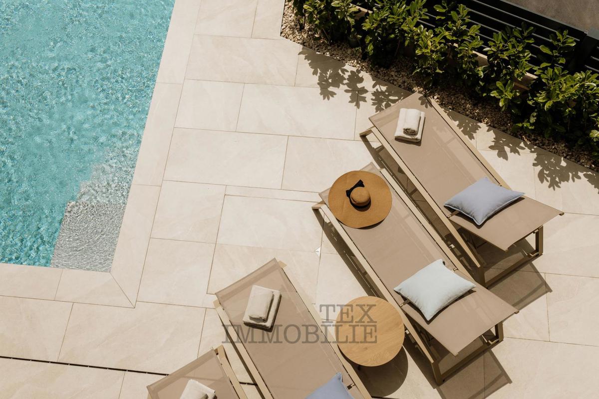 Poreč okolica, dvojna kuća u izgradnji u blizini moraa