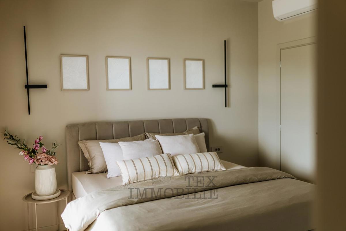 Poreč okolica, dvojna kuća u izgradnji u blizini moraa