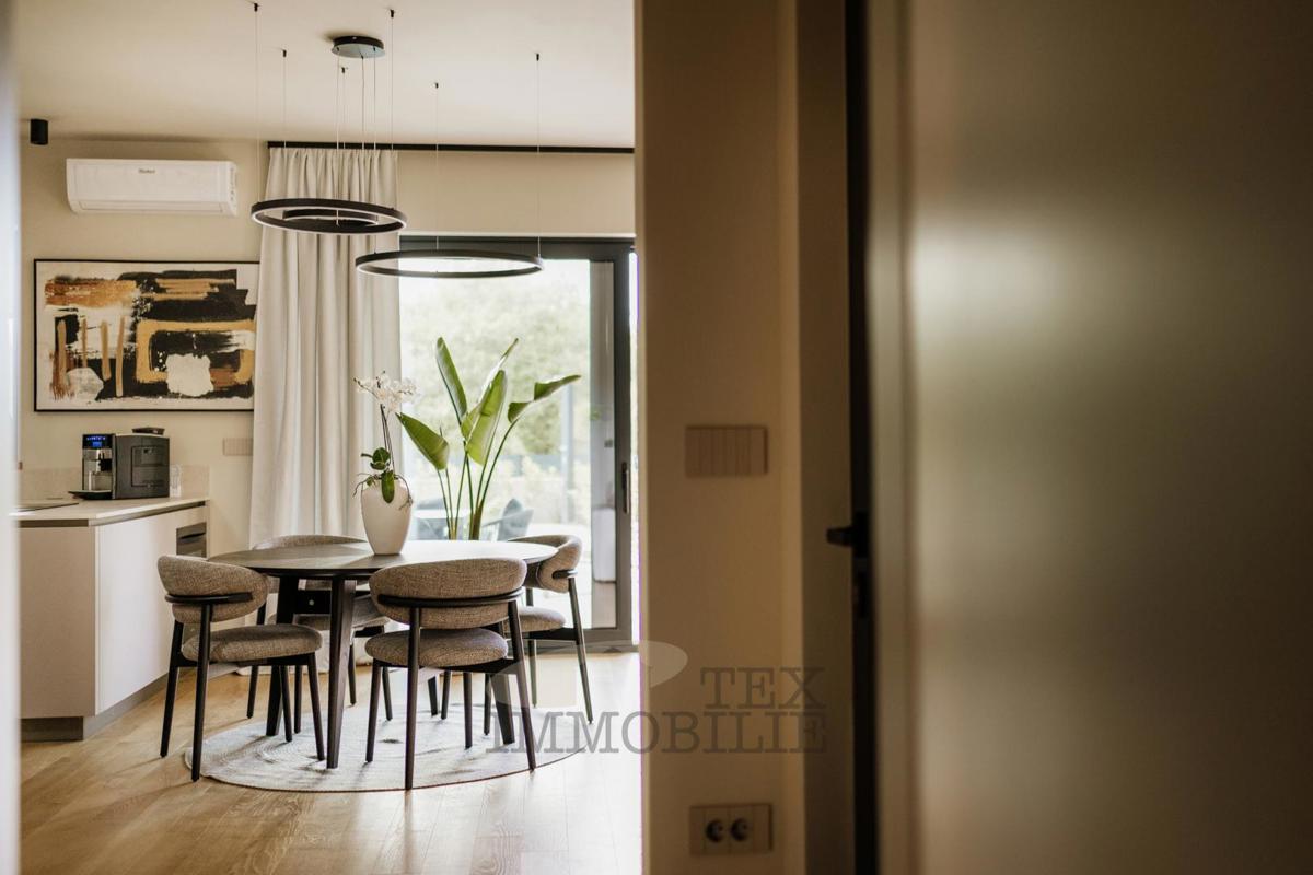 Poreč okolica, dvojna kuća u izgradnji u blizini moraa