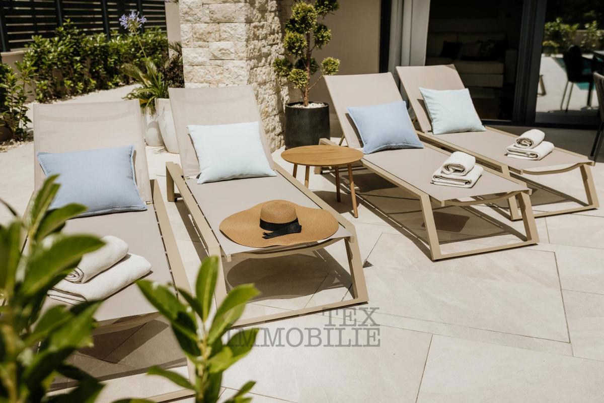 Poreč okolica, dvojna kuća u izgradnji u blizini moraa