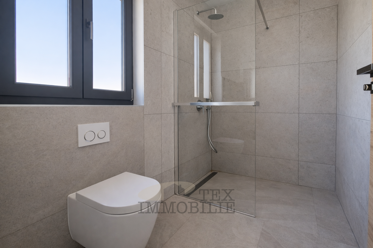 Villa moderna con piscina vicino a Parenzo 