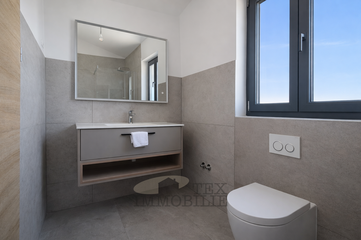 Villa moderna con piscina vicino a Parenzo 