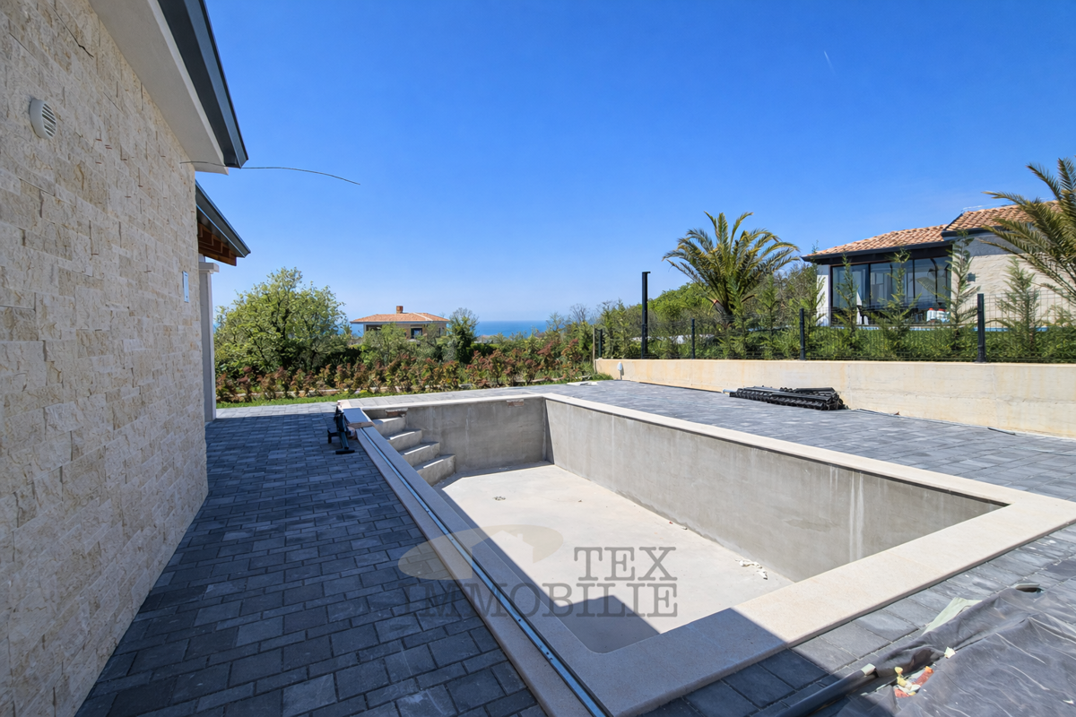 Villa moderna con piscina vicino a Parenzo 