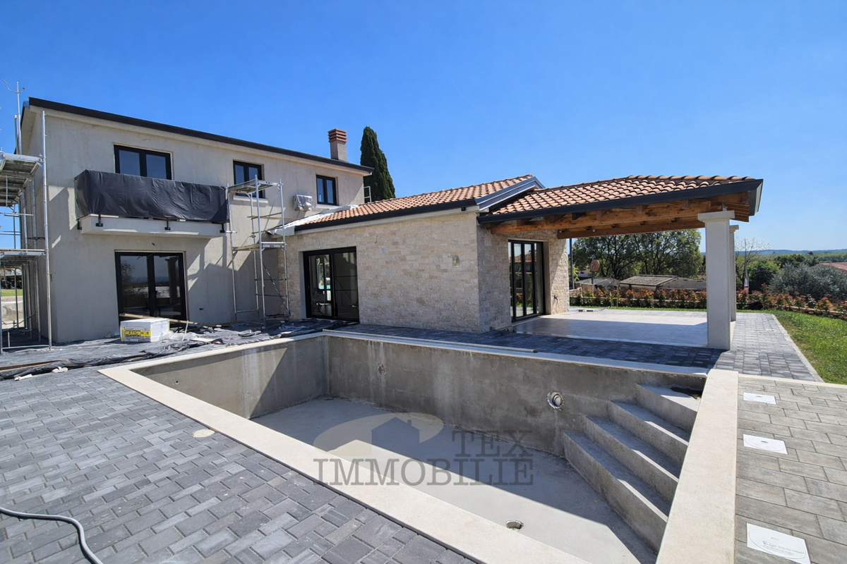Villa moderna con piscina vicino a Parenzo 