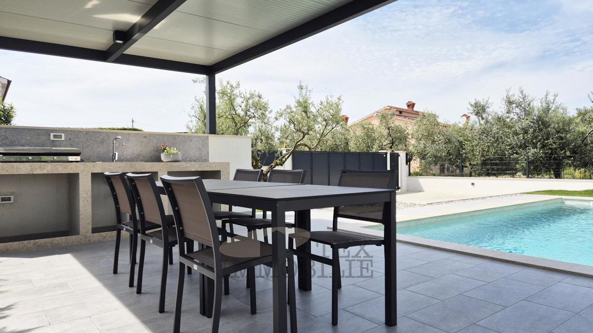 Parenzo, Villa con piscina a 5 km dal mare