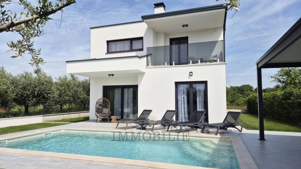 Parenzo, Villa con piscina a 5 km dal mare