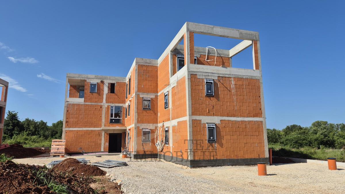 Parenzo, attico con tre camere da letto - E