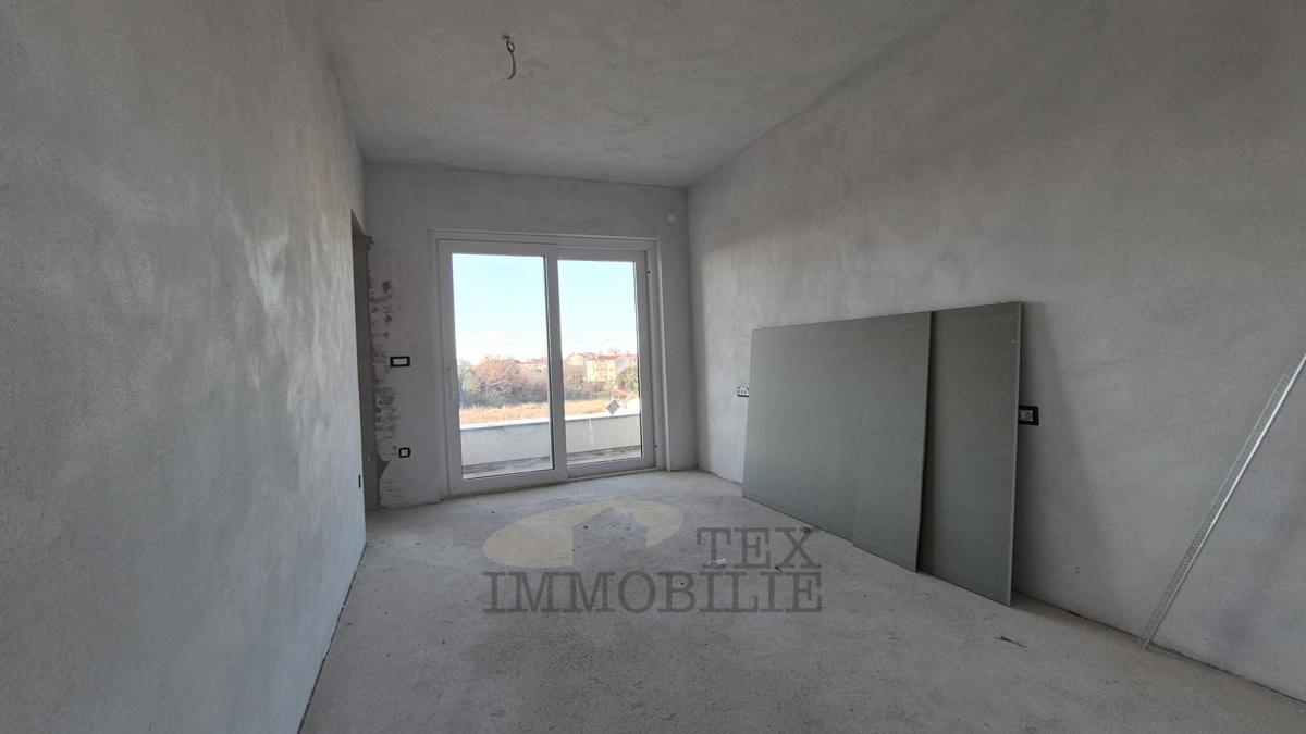 Parenzo, attico con tre camere da letto - E