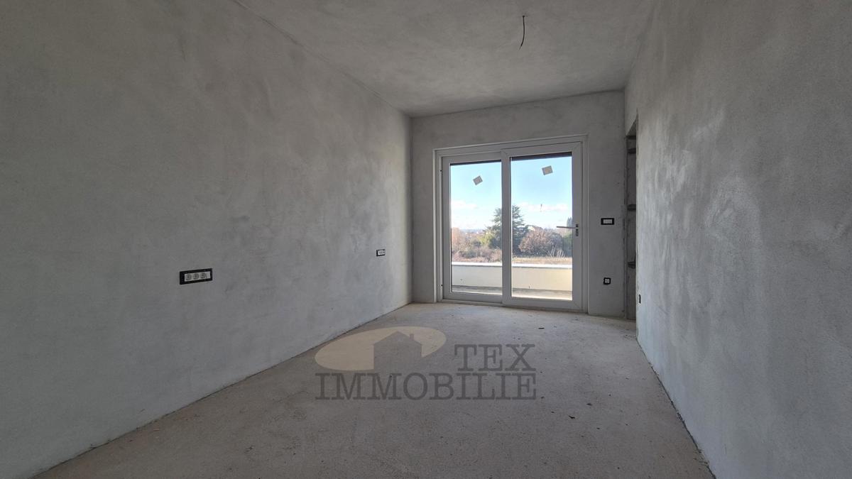 Parenzo, attico con tre camere da letto - E