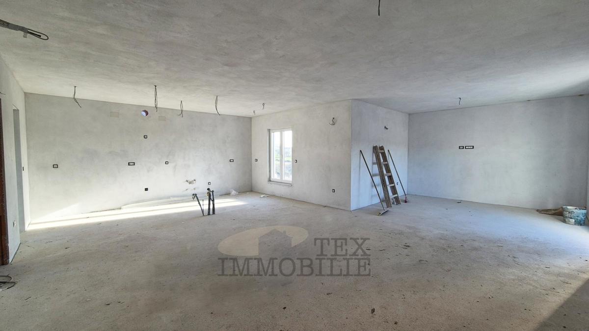 Parenzo, attico con tre camere da letto - E