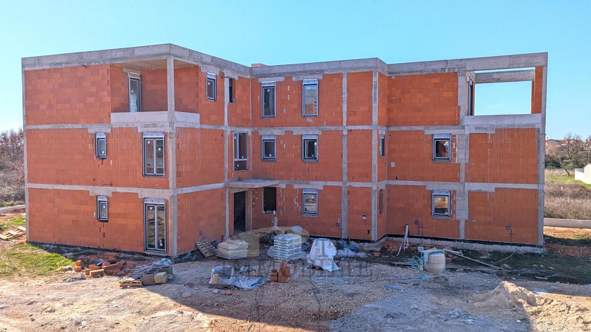 Parenzo, attico con tre camere da letto - E