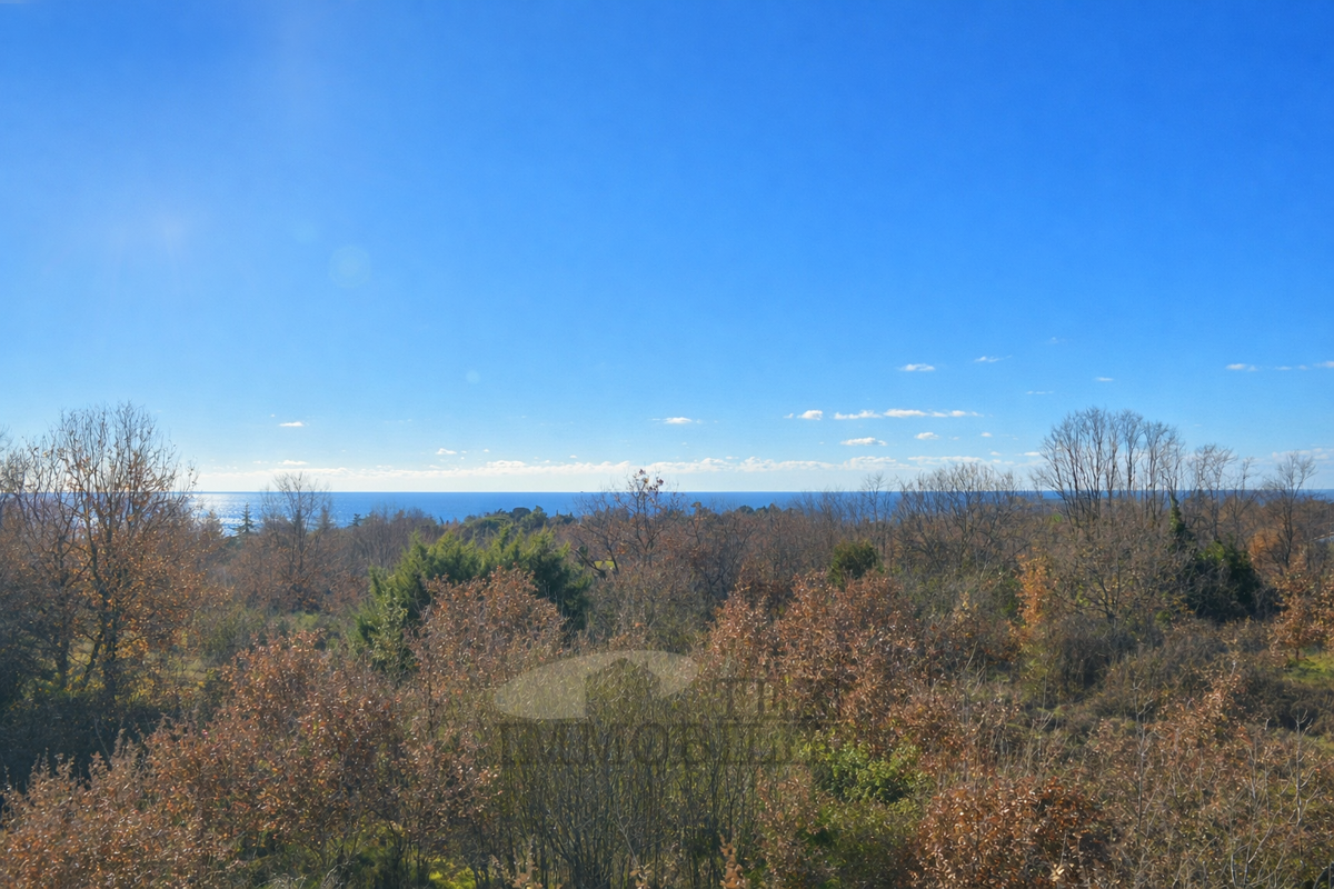 Parenzo, attico con tre camere da letto - E