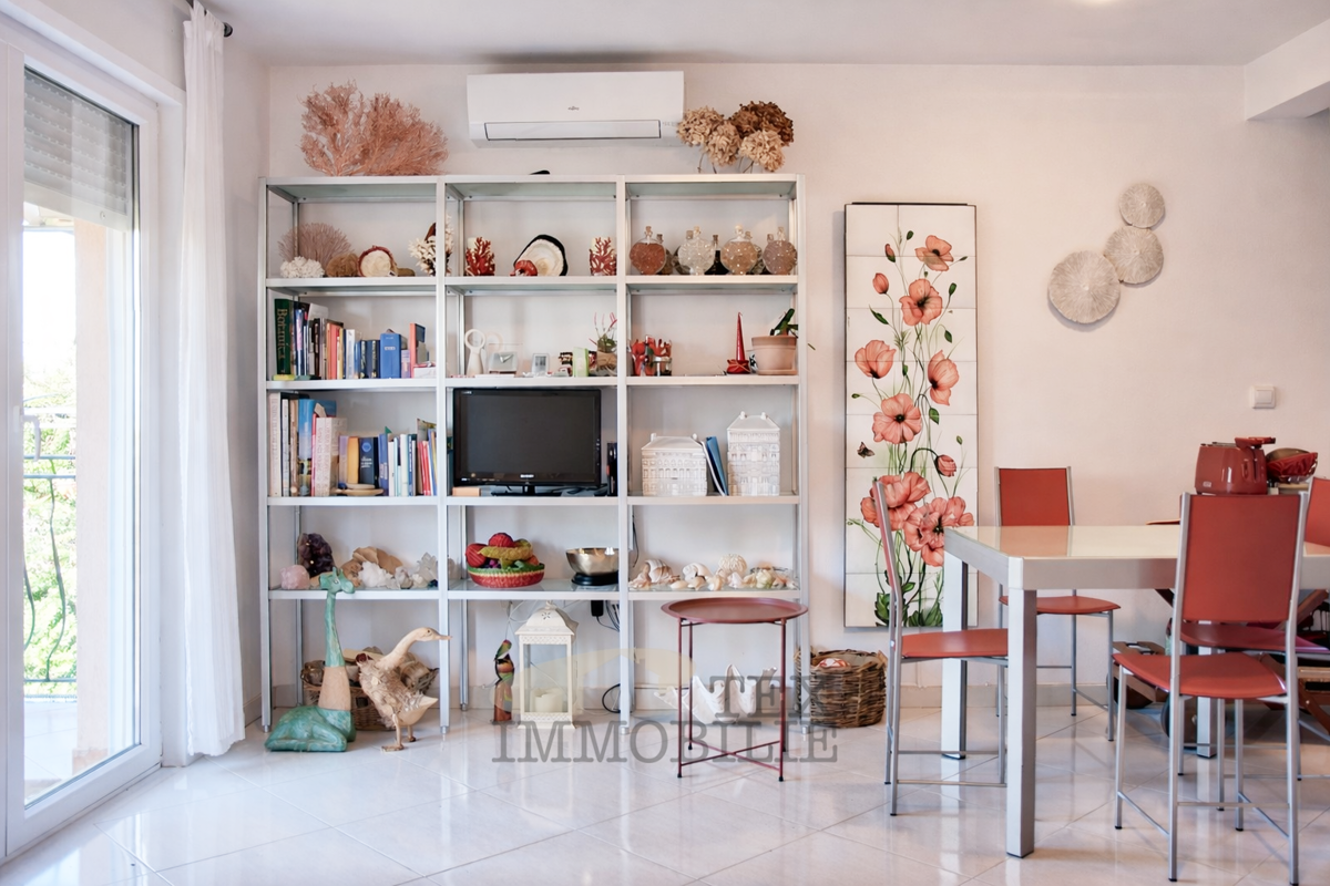 Parenzo, Bellissimo appartamento con giardino a 3 km dal mare