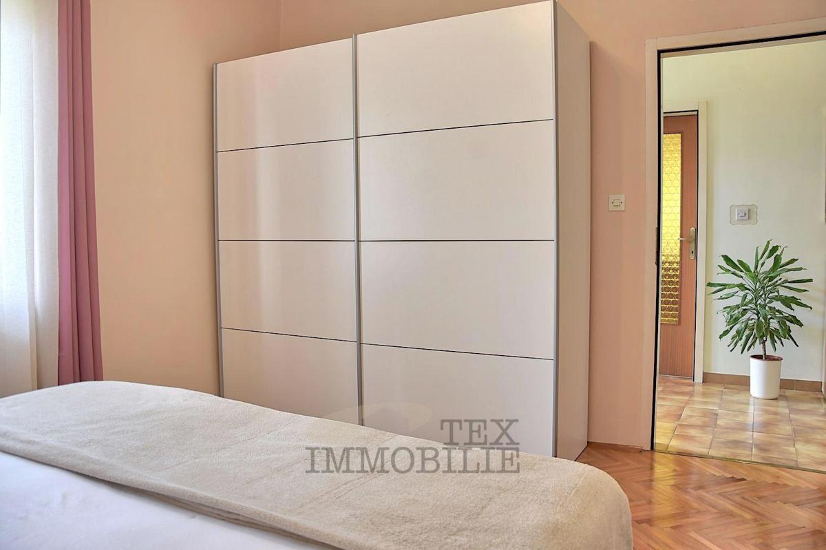 Casa Spaziosa con Ampio Terreno – a 400 m dal Mare a Funtana