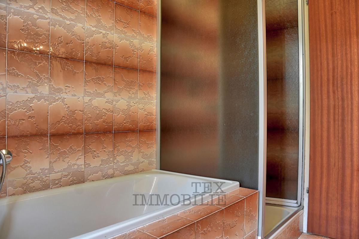 Casa Spaziosa con Ampio Terreno – a 400 m dal Mare a Funtana