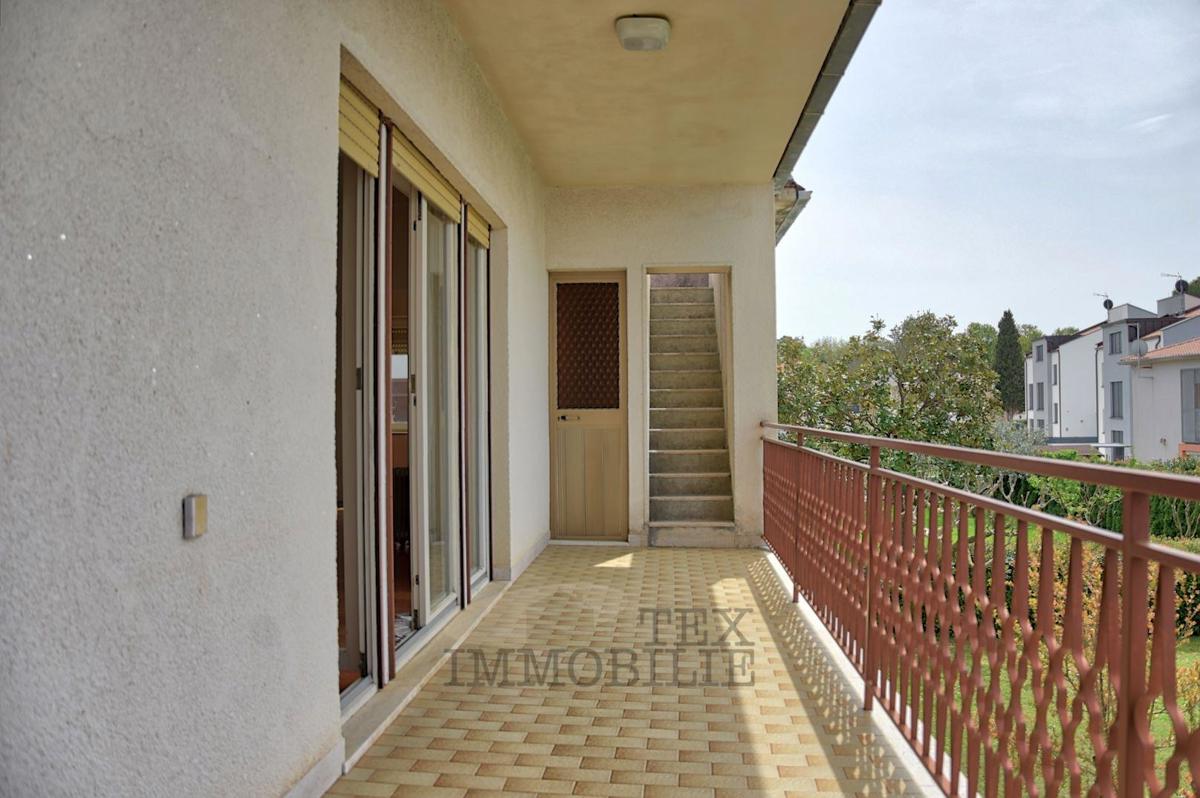 Casa Spaziosa con Ampio Terreno – a 400 m dal Mare a Funtana