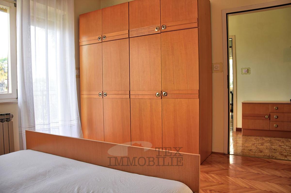 Casa Spaziosa con Ampio Terreno – a 400 m dal Mare a Funtana