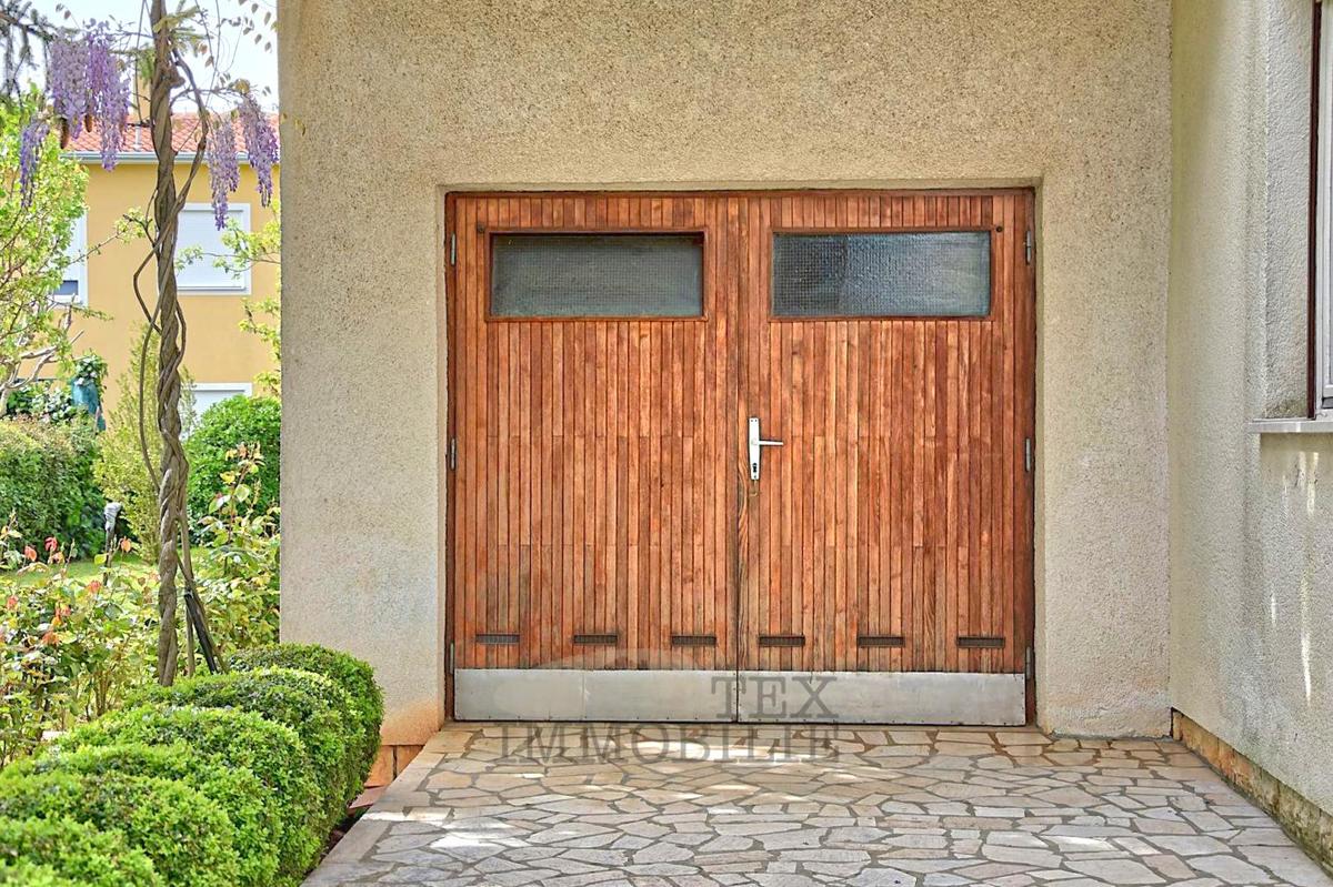 Casa Spaziosa con Ampio Terreno – a 400 m dal Mare a Funtana