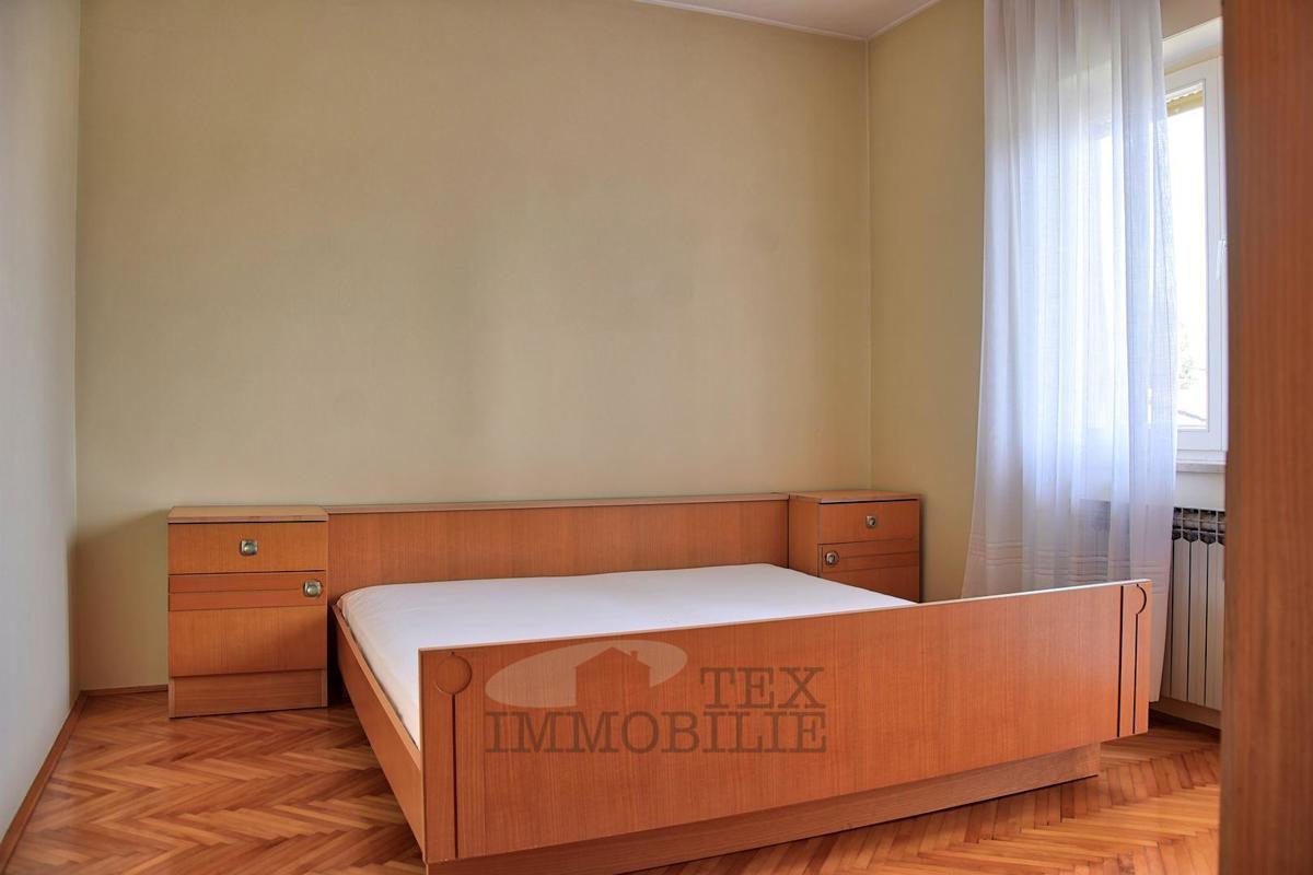 Casa Spaziosa con Ampio Terreno – a 400 m dal Mare a Funtana