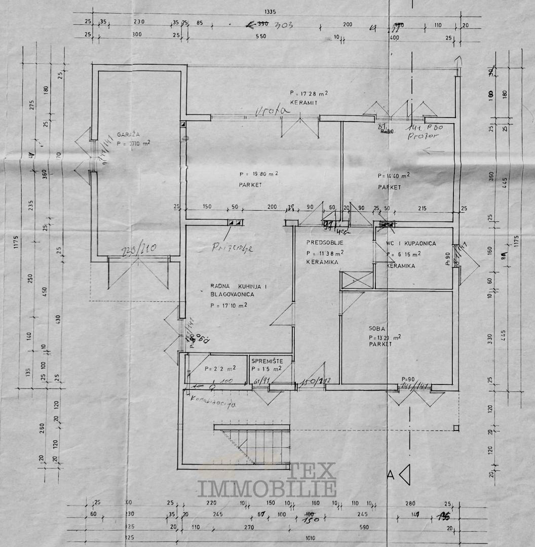 Casa Spaziosa con Ampio Terreno – a 400 m dal Mare a Funtana