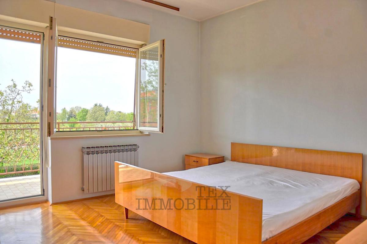 Casa Spaziosa con Ampio Terreno – a 400 m dal Mare a Funtana