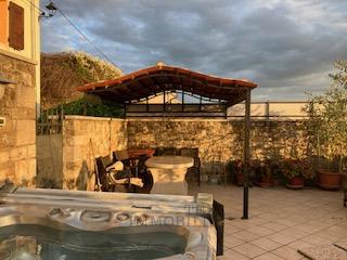 Motovun – Affascinante Casa in Pietra con Terrazza e Vista Panoramica