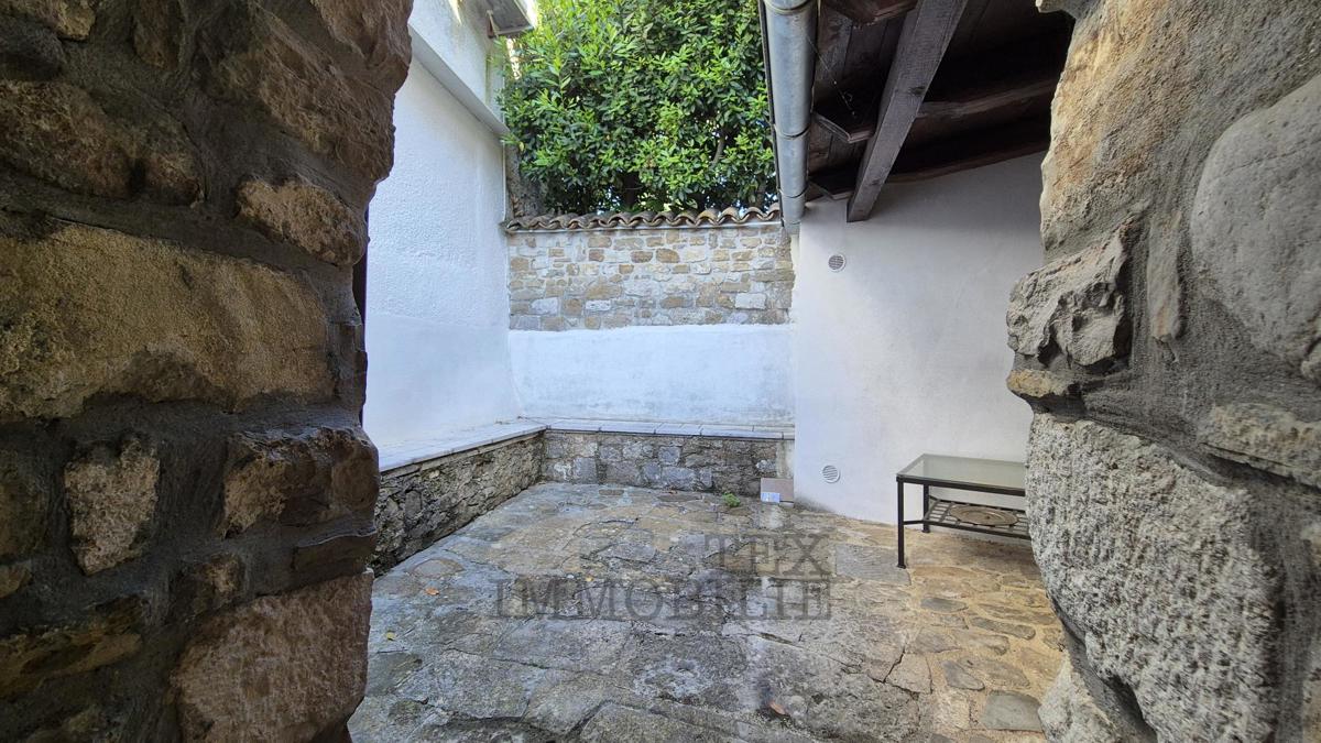 Motovun – Affascinante Casa in Pietra con Terrazza e Vista Panoramica