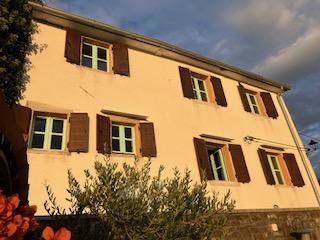 Motovun – Affascinante Casa in Pietra con Terrazza e Vista Panoramica