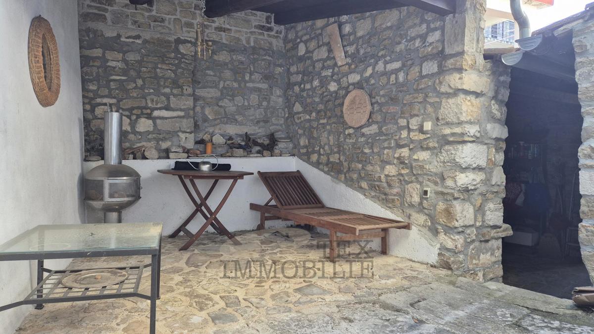 Motovun – Affascinante Casa in Pietra con Terrazza e Vista Panoramica