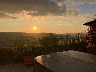 Motovun – Affascinante Casa in Pietra con Terrazza e Vista Panoramica