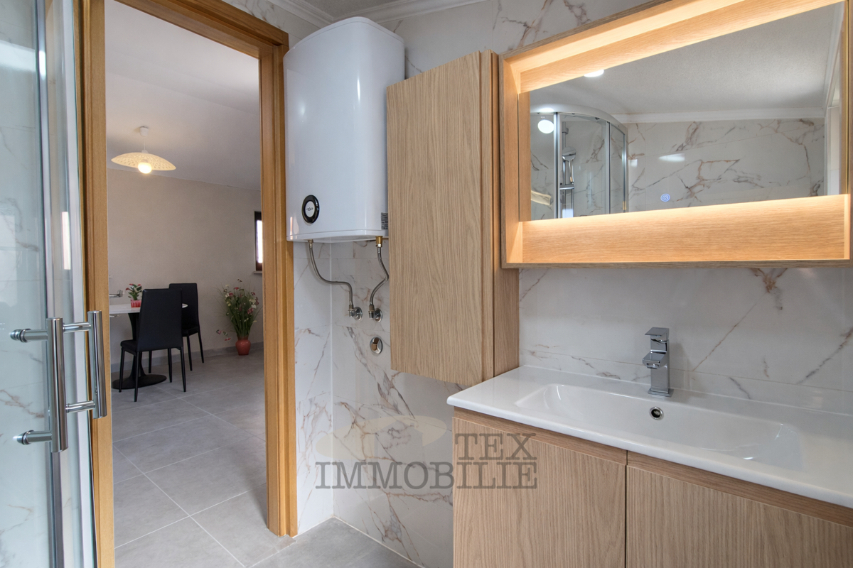 Vabriga - piccola casa vicino a Parenzo, a 1600m dal mare