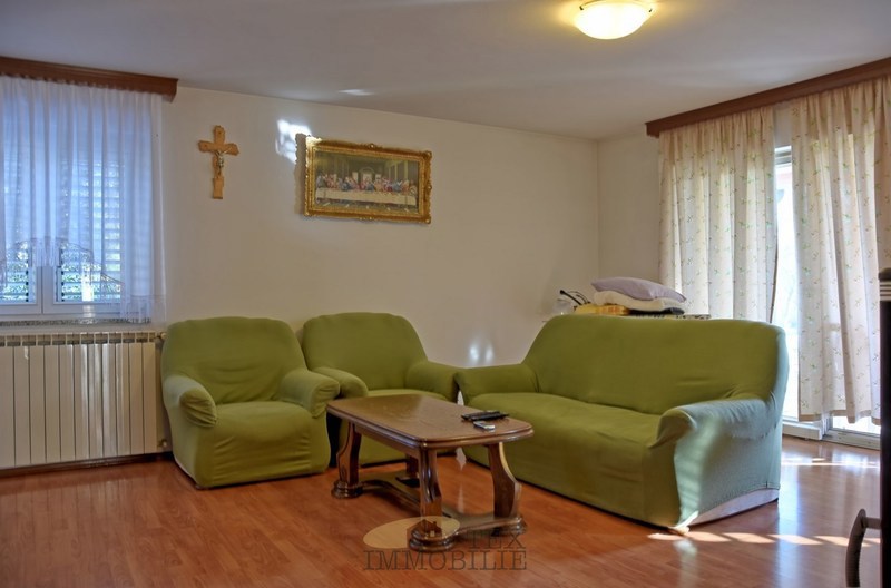 Casa con un grande giardino vicino a Parenzo
