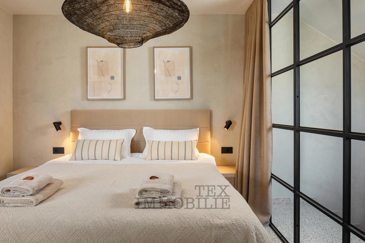 Una bella casa in pietra ristrutturata con piscina è in vendita in un posto tranquillo vicino a Visinada