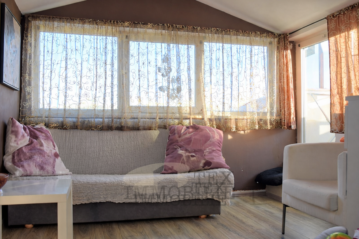Appartamento con due camere da letto a Parenzo, 58 m2