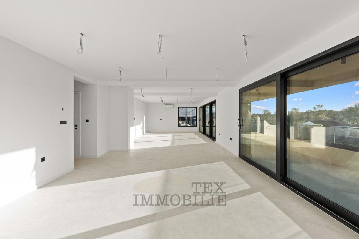 Nuovo appartamento vicino al mare e al centro di Parenzo 