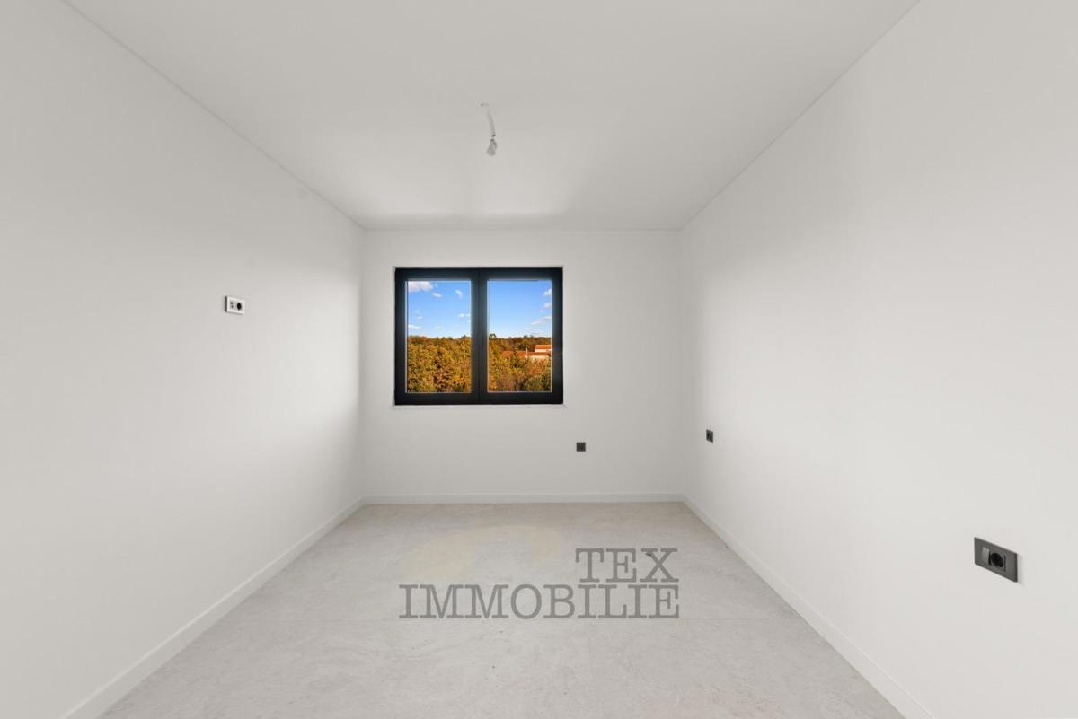 Nuovo appartamento vicino al mare e al centro di Parenzo 