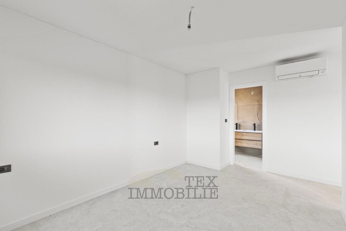 Nuovo appartamento vicino al mare e al centro di Parenzo 