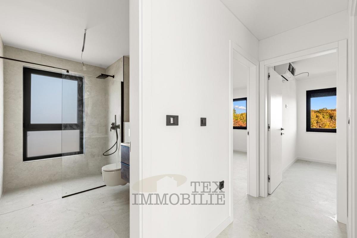 Nuovo appartamento vicino al mare e al centro di Parenzo 