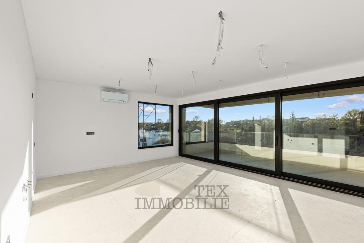 Nuovo appartamento vicino al mare e al centro di Parenzo 