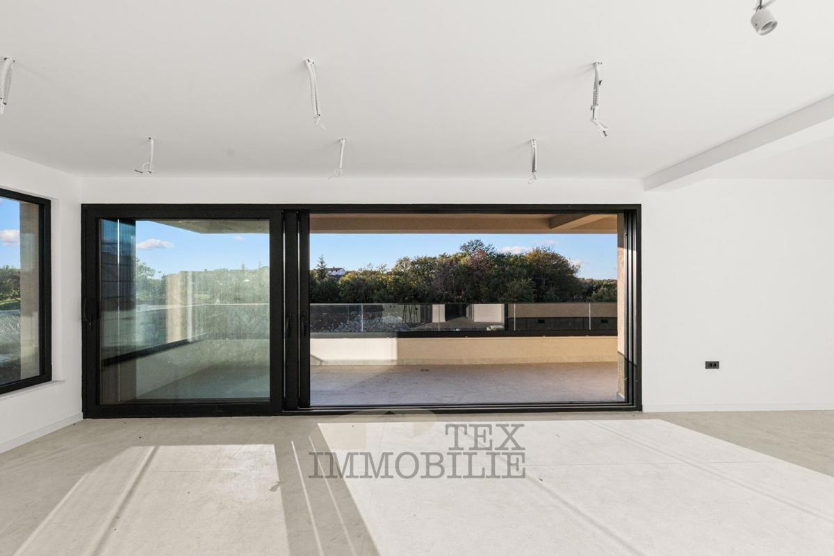 Nuovo appartamento vicino al mare e al centro di Parenzo 