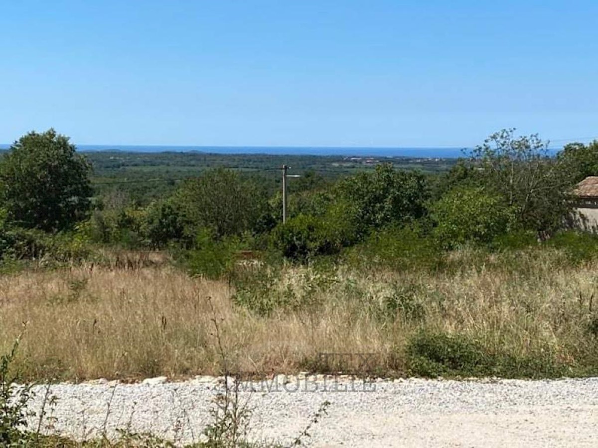 Terreno edificabilea Višnjan con vista mare