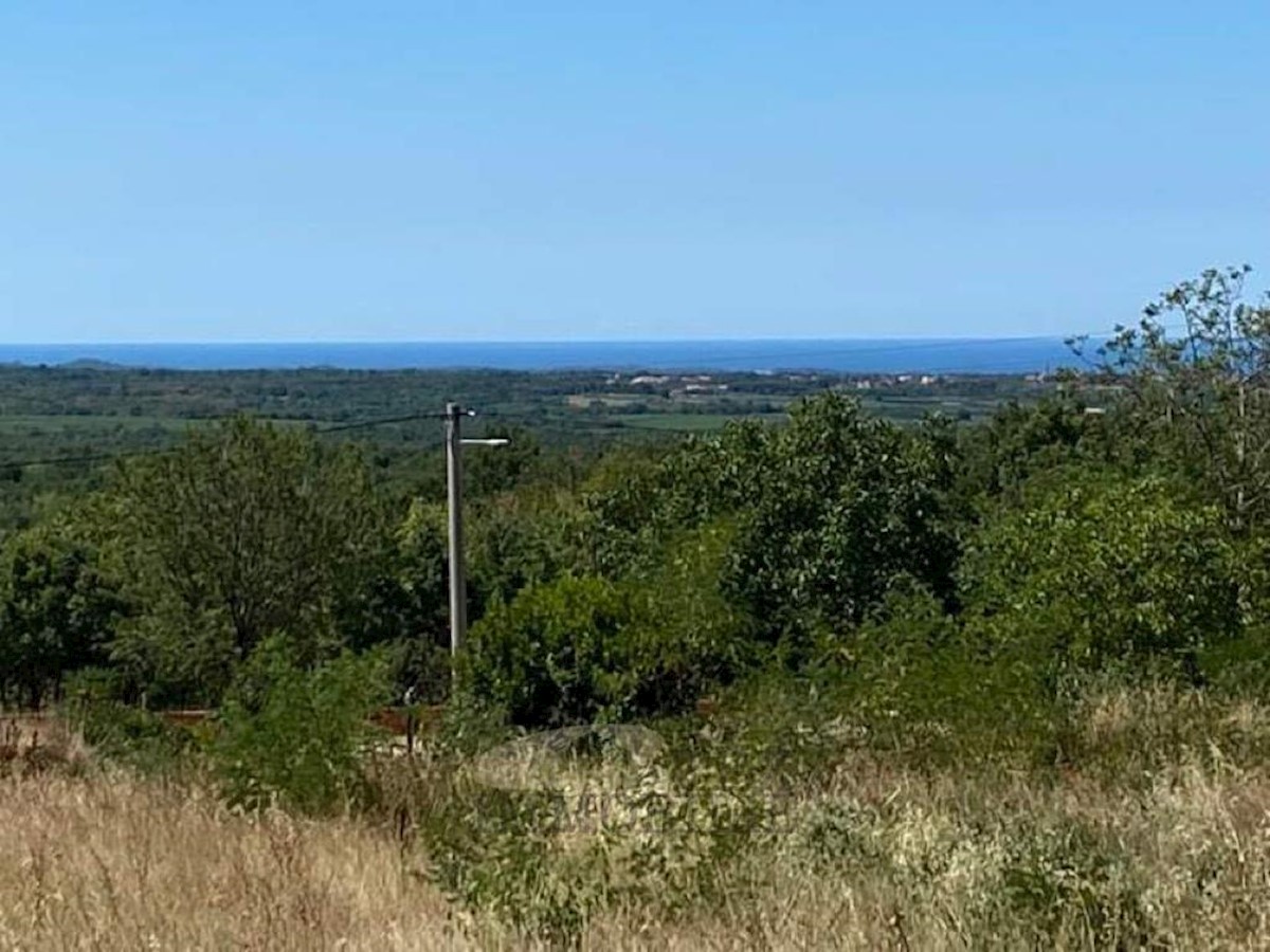 Terreno edificabilea Višnjan con vista mare