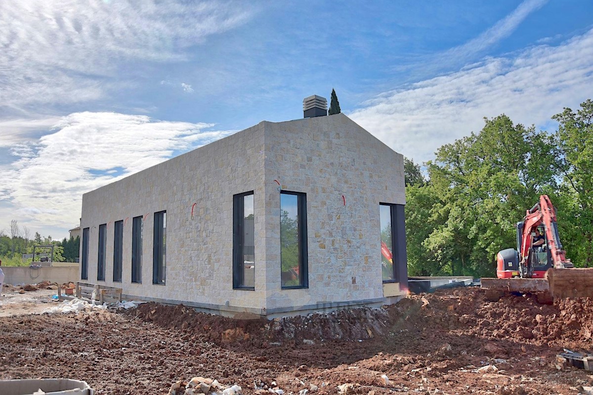 Lussuosa villa moderna con piscina a Parenzo, a 4 km dal mare