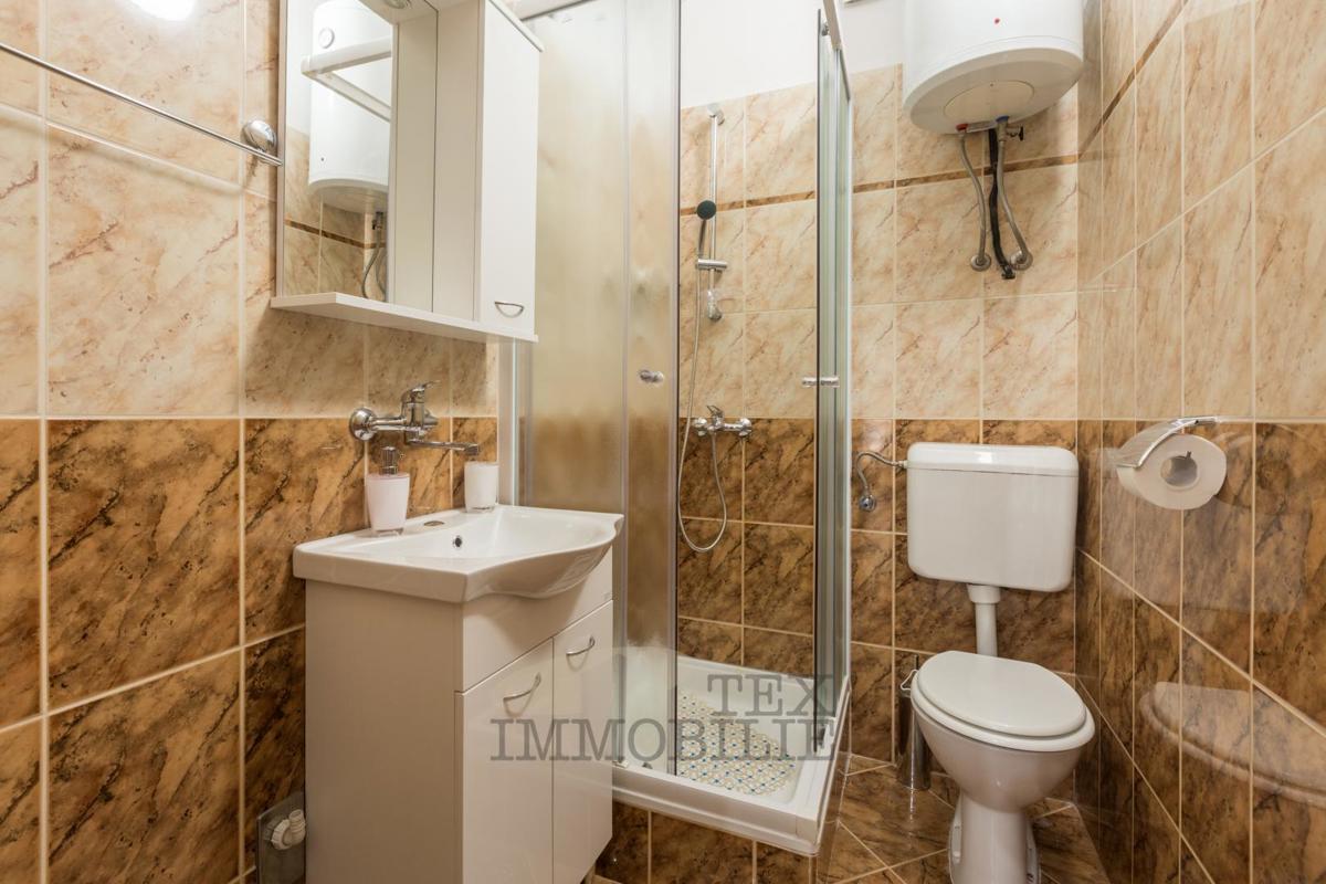 Uno spazioso appartamento diviso in due unità abitative